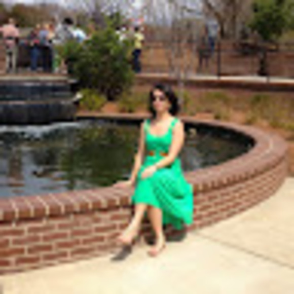 Meet your Posher, Christina - Picture 1 of 1